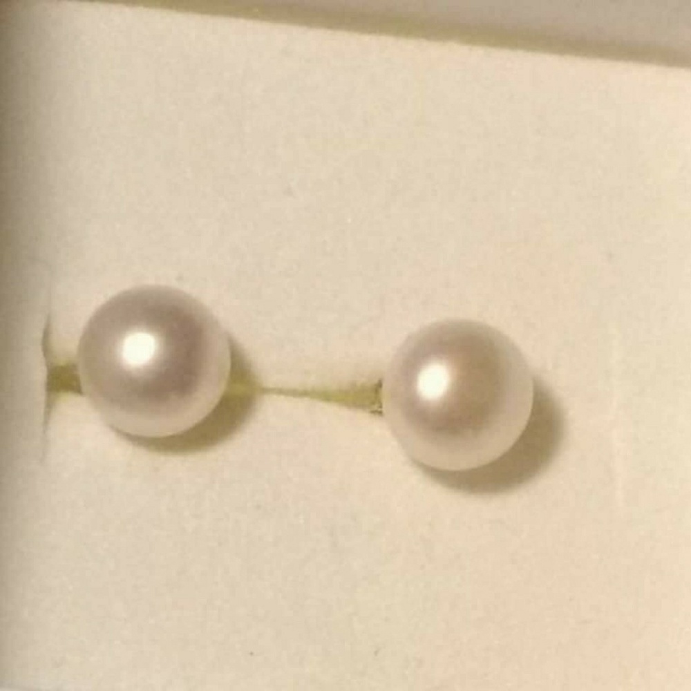 6mm freshwater pearl earrings